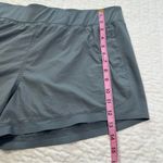 Athleta  Go To Distance Shorts Grey Elastic Waist Zip Back Pocket Stretch Photo 4