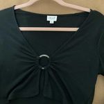 Le lis  Black Long-Sleeve Crop Top with Ring Design Photo 1