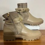 Jones New York Jones NY Women’s Chelsea Ankle Boots Size 9.5 Chunky Heel Booties Tan Chains JNY Photo 0