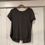 Lululemon  athletica open up tie back‎ shirt est large Photo 1