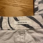 PacSun  butterfly dad jeans gray and white 25 Photo 3