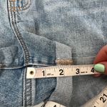Old Navy  Boyfriend Mid Rise Denim Jean Shorts Size 0 Medium Wash Photo 9