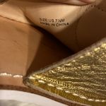 Kate Spade  SANDALS SIZE 7.5 good condition color gold with green and red Photo 6