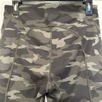 Athleta  Leggings Womens Medium Green Camo Ultimate 7/8 Tight Performance Gym‎ Photo 3