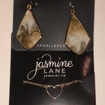 Jasmine Lane Gold Tone Cream Earrings and Necklace Set Photo 0