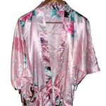 None Satin/silk-like short sleeved pink robe with front tie and pockets size small Photo 1