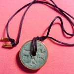 Estée Lauder VTG ESTEE LAUDER JADE CARVER'S SOLID PERFUME COMPACT BOX Necklace 1981 Photo 0