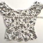 E & M  fitted sweetheart neckline button front floral puff sleeve crop top Size M Photo 10