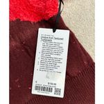 Lululemon : Ombre Knit Textured Turtleneck
Red Merlot / Carnation Red Photo 7