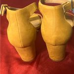 White Mountain Sandals Elegant Yellow Block Heel Sandals white mt. 8 1/2 M Photo 4