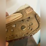 UGG  Dakota Sunshine Perf Ribbon Satin Laces Bow Leather Chestnut Slippers Sz 9 Photo 11