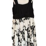 Le Bos Black & White Embroidered Sleeveless Cocktail Dress Photo 1
