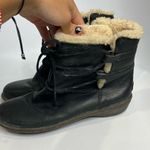 UGG  caspia 1932 black leather boots Sherpa lined lace up women’s size 10 winter Photo 3