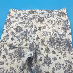 Lee Platinum Women Capris Floral Print White and Gray Size 14 Photo 3