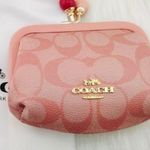 Coach  NORA KISSLOCK CARD CASE IN SIGNATURE CANVAS C1708 IM/CANDY PINK Photo 3