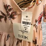 LF  Seek the Label Floral Crop top Photo 2