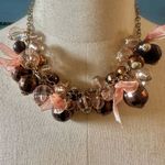 Pink cluster bow beaded necklace Photo 1