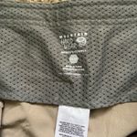 Mountain Hardwear - Mountain Hard Wear Women’s Yuma Khaki Cargo Pants- Size 16. Lightweight Photo 3