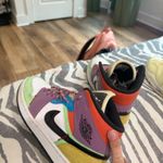 Nike Air Jordan 1 Mid SE Photo 3