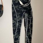 Solid & Striped NWT Bandier  Camo Trek Belt Bag Leggings, Size Medium Photo 1