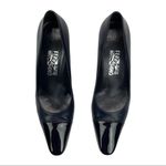 Salvatore Ferragamo VTG Navy Dual Texture Patent Cap Toe/Leather Heels Pumps 9 Photo 1