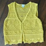 Universal Threads A new day yellow knit vest Photo 0