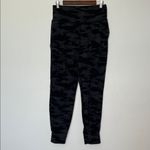 Athleta  Salutation Camo‎ Joggers Black Size Medium Photo 1