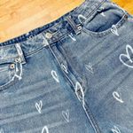 No Boundaries  High waist & heart shapes jeans Photo 4