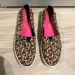 Toms  Leopard Print Slip ons Sneakers Women - Size 7-‎ Great Condition Photo 1