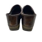 Dansko  Bronze‎ Brown Textured Crackle Leather Clogs Wood Grain Look Heel EU 39 Photo 7