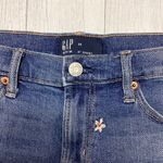 Gap  Denim Embroidered Flower Jean Shorts Size 28 Photo 2