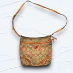 Coach β
Peyton Signature Clover / Floral Print Crossbody Bag β
Photo 1