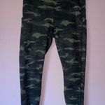 Athleta Size L Ultimate Stash Pocket Camo 7/8 Tight Gray Leggings Photo 0