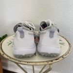 Nike  Women's FI Bermuda Golf Sneaker White Gray Size 7 Photo 4