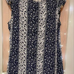 Elle Floral Print Navy and White Women's Top by size large Photo 0