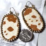 Source Unknown NIP Western Cowhide Gold Tone Oval Filigree Back Fish Hook Earrings Photo 2