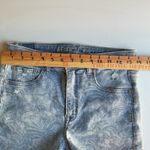 American Eagle  Super Hi-Rise Shortie Women’s Jean Shorts Size 6 Blue Floral Photo 5
