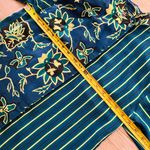 Sunny Leigh Vintage  100% Silk Floral Button Up Blouse size S Photo 5