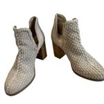 Journee Collection JOURNEE SIGNATURE Gray Side Cutout Kevona Woven Leather Booties, Sz 8.5 Photo 4