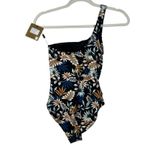 Nip Tuck Rhonda One Photo 4