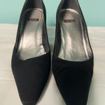 Stuart Weitzman  Black Suede Heels - Sz 7.5 Classic Elegance‎ S-255 Photo 0