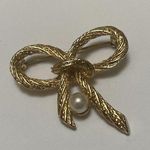 Beautiful Signed Aai Brooch Pin Gold Tone Bow Ribbon Photo 0