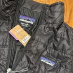 Patagonia NWT  women's nano puff Black Quilted Vest LOGO IN FRONT size M Photo 3