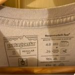 Patagonia Unisex T-shirt size small regular fit Photo 1