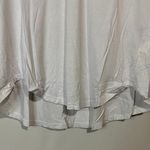 Amarylis Amaryllis Women’s Short Sleeve V Neck Tee Shirt White NWOT Photo 2