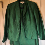 Le Suit Petite 12P Green Skirt Suit Old Money Classic Holiday Elegant Church Photo 0