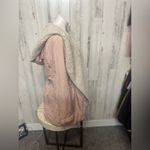 Pink sweater Photo 3