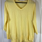 Charlie B Butter Yellow Shirt Womens Medium Pima Cotton Asymmetrical‎ Hem Artsy Photo 0