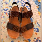OTBT 8 Nova Leopard Print Platform Flatform Sandals GUC Photo 1