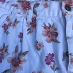 American Eagle  Womens Shorts Floral Size 4 Photo 3
